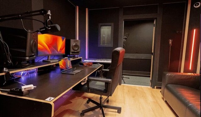 Recording studio equipped with a vocal booth